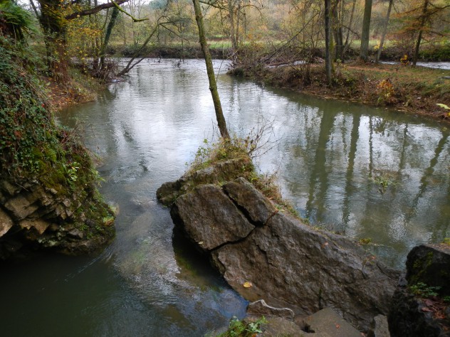 The Eprave resurgence, main output of the Lomme karst system.